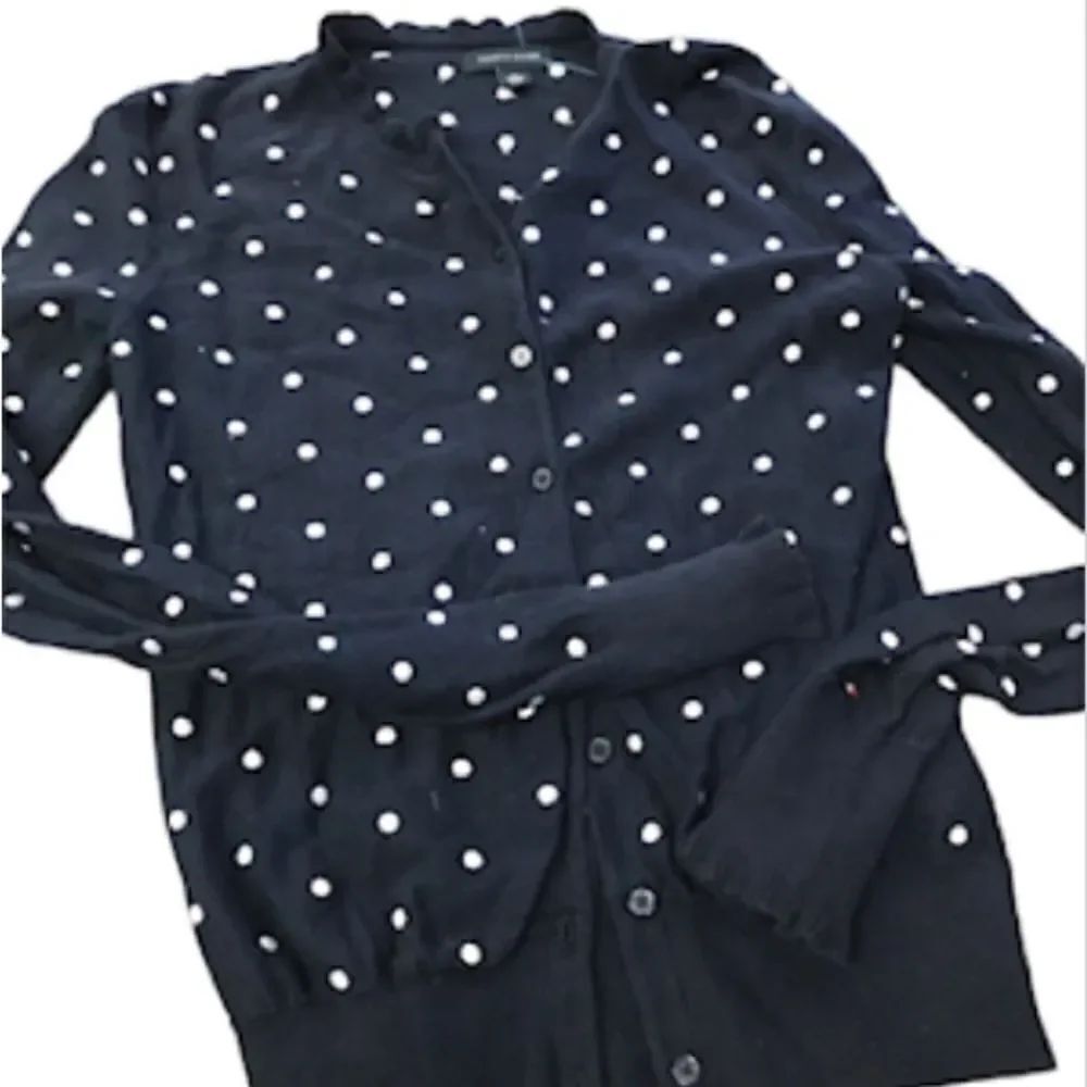 Tommy Hilfiger size xs cardigan sweater at end attached never worn